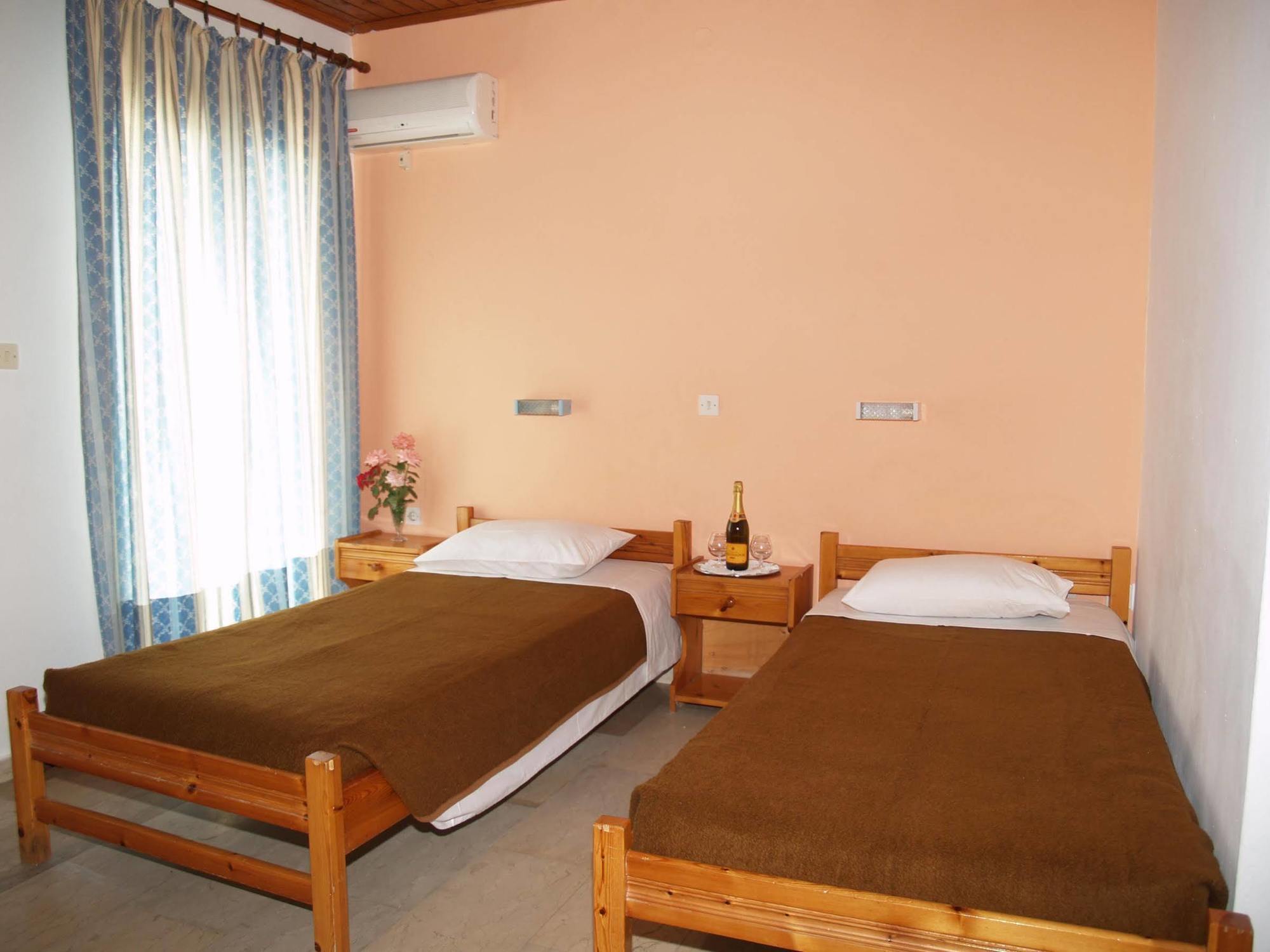 Lefkimi Hotel Kavos Exterior photo